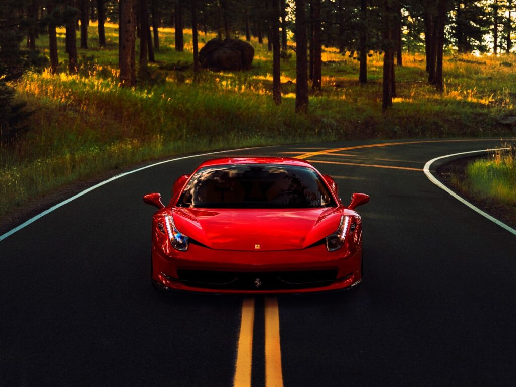Ferrari 458 Italia czy 488 GTB? Porównanie wolnossącego V8 z turbodoładowaniem
